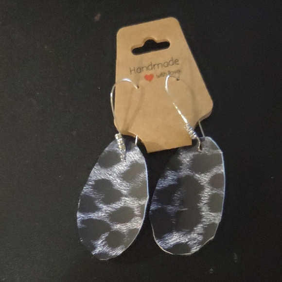 Handmade Black and Gray Patterned Earrings - Picture 1 of 1